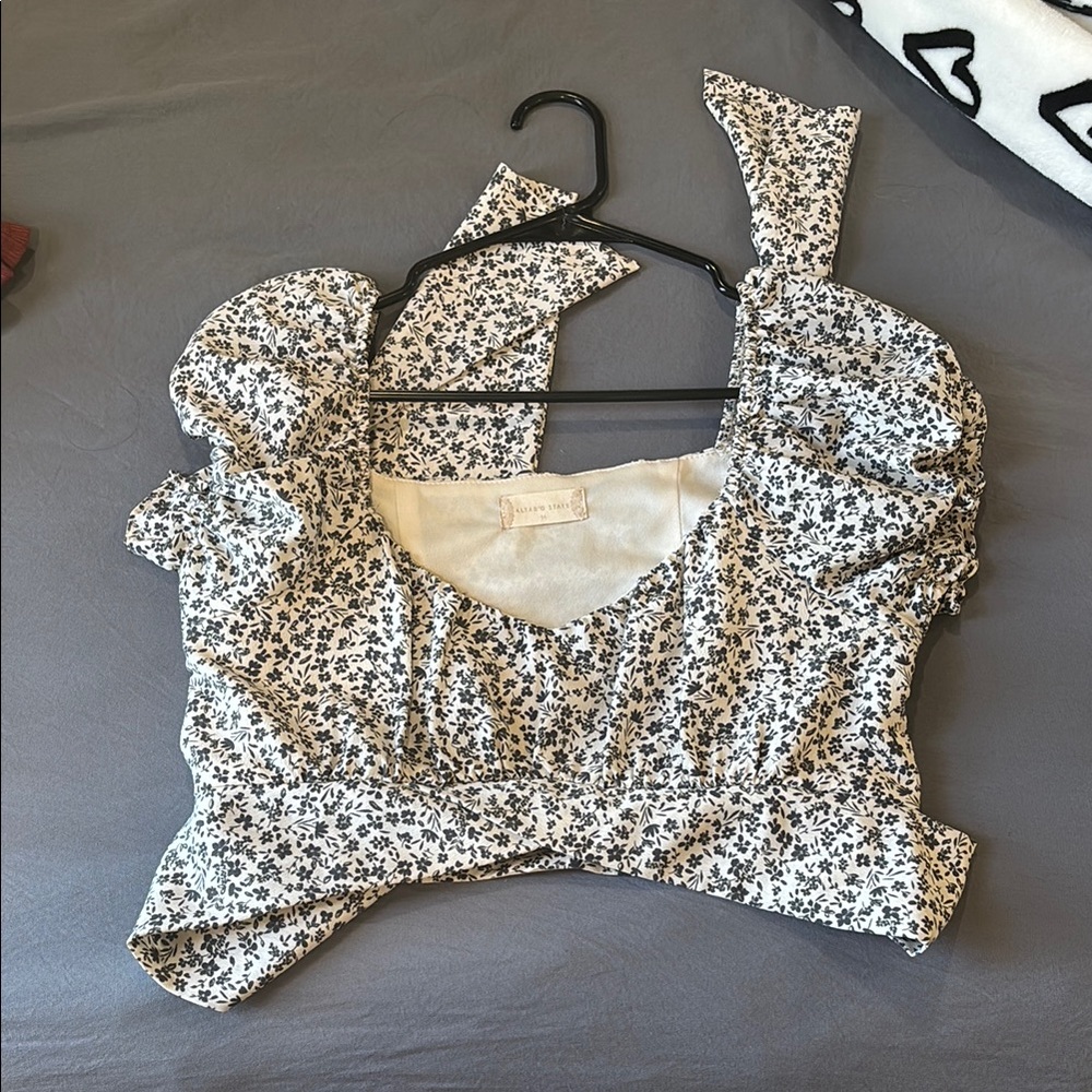 Floral White and Black Women's Top